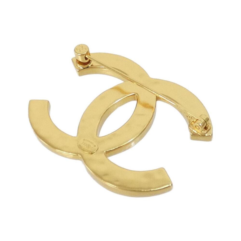 CHANEL Authentic White Brooch - Picture 2 of 3
